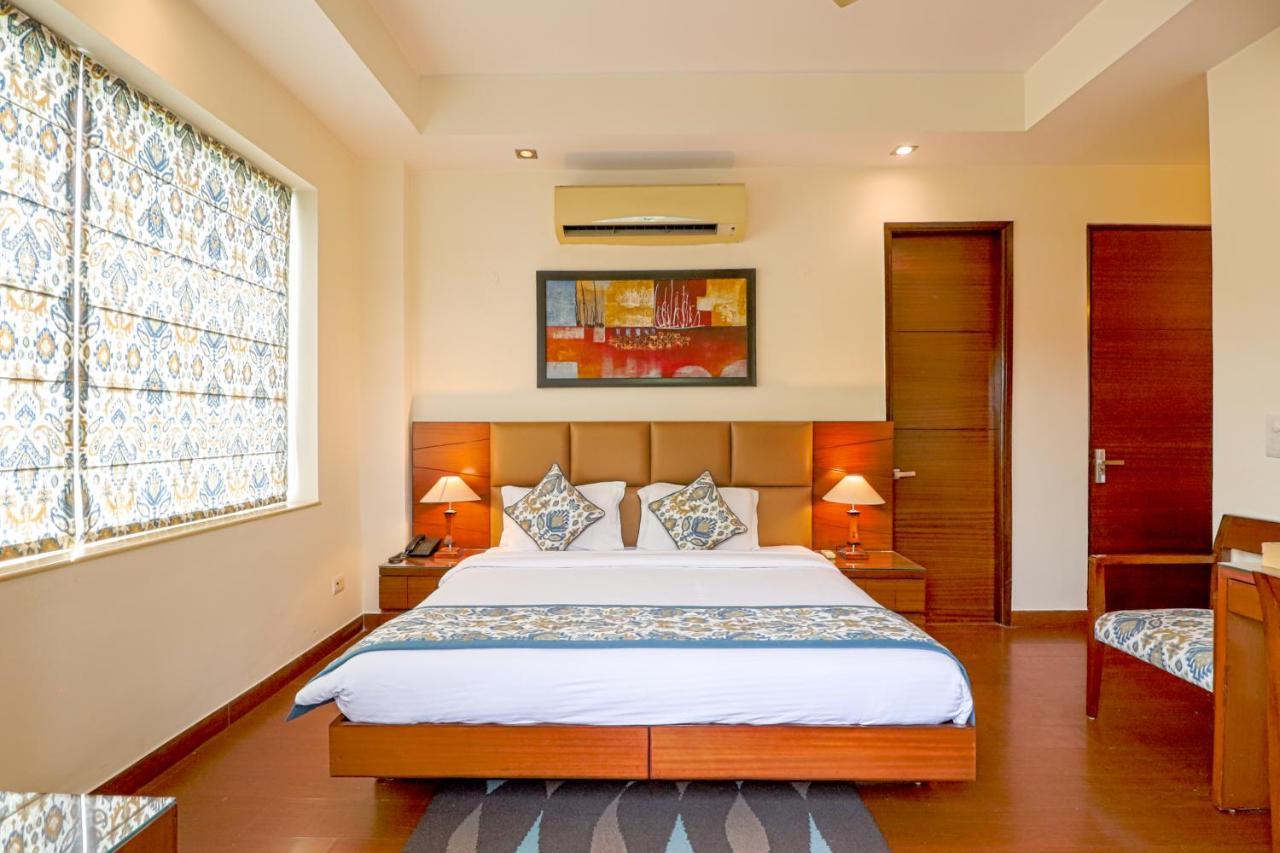 Ahuja Residency Noida Lägenhet Exteriör bild