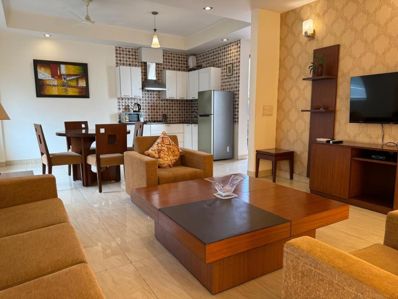 Ahuja Residency Noida Lägenhet Exteriör bild